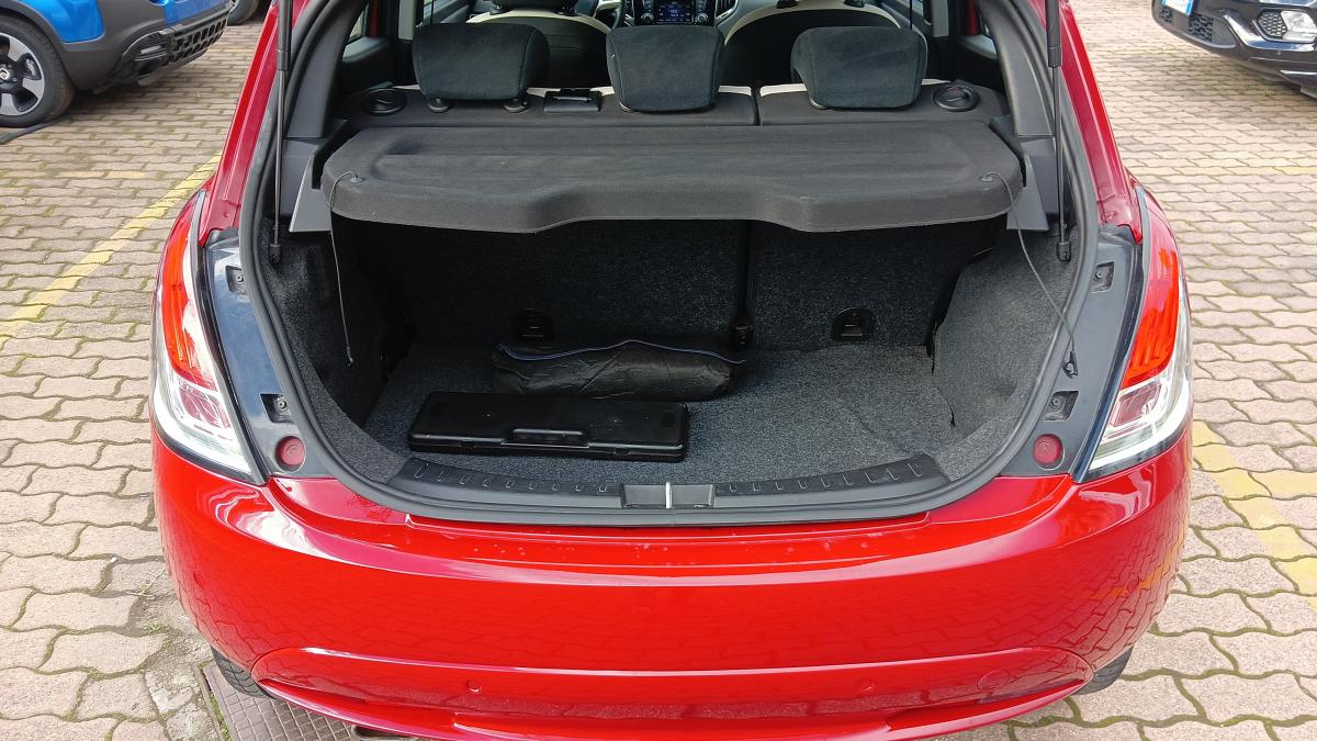 Lancia Ypsilon 1.2 69 CV 5 porte GPL Gold